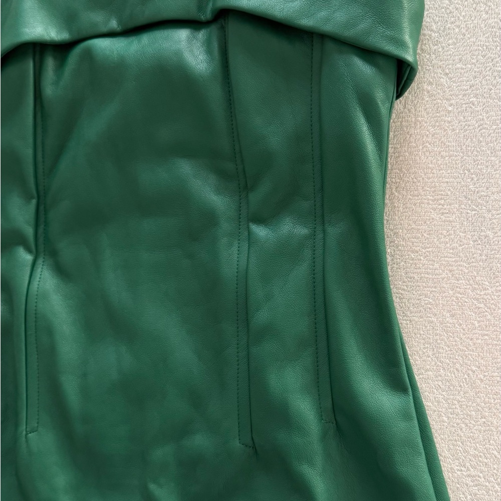 Brooklyn Karma Faux Leather Strapless Mini Dress
Size Small
Color: Green